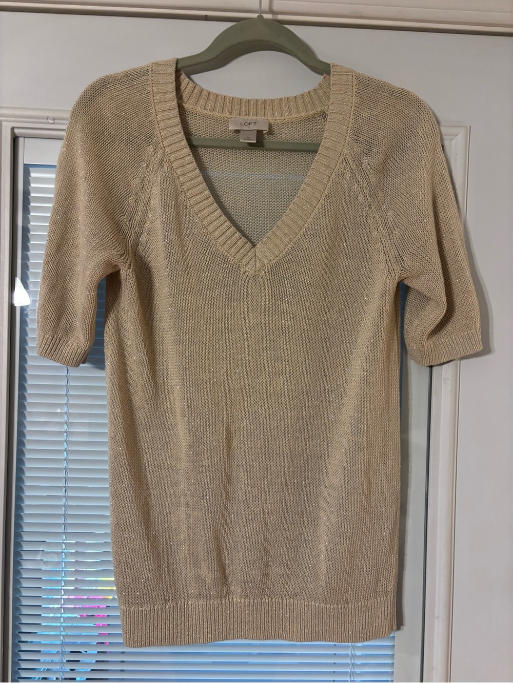 LOFT Cream Gold Fleck V-Neck Short Sleeve Knit Top